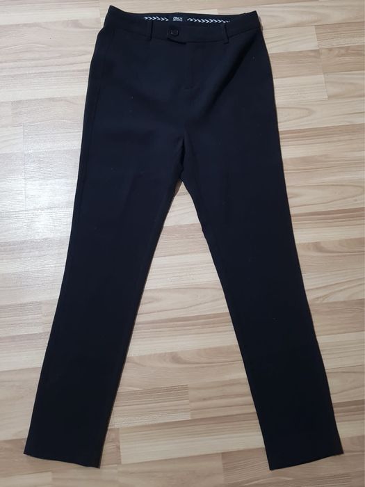 Pantaloni eleganți