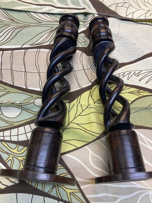 Свещник спирала масив