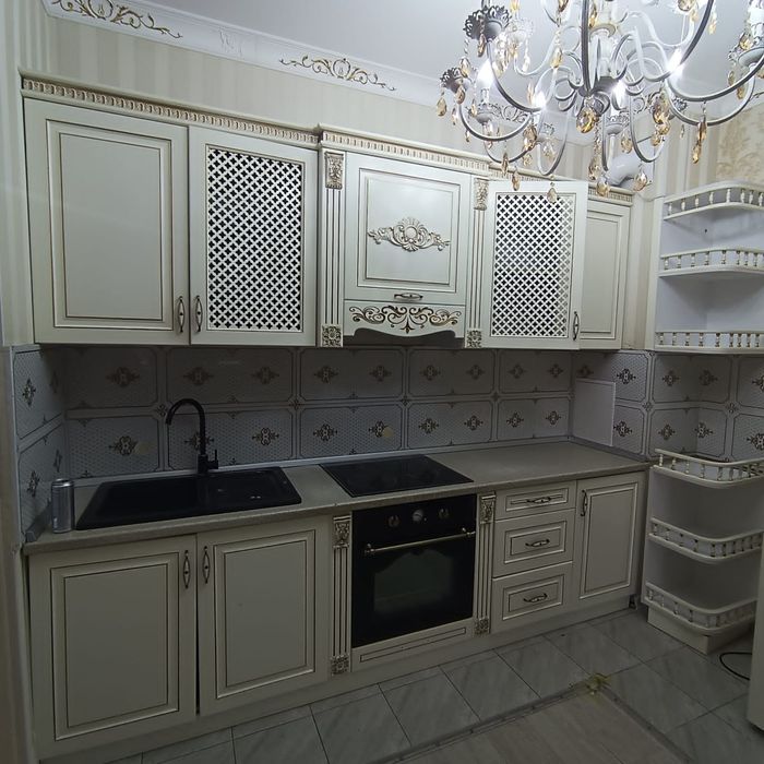 Продам кухонный гарнитур с техникой