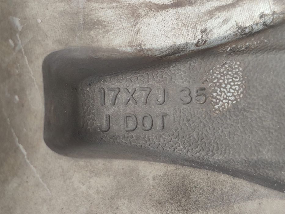 Продам диски оригинал TOYOTA R17