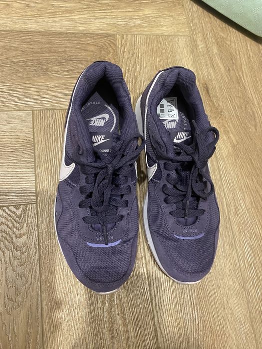 новые кроссовки Nike Venture Runner