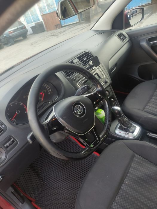 Volkswagen Polo 2015 седан