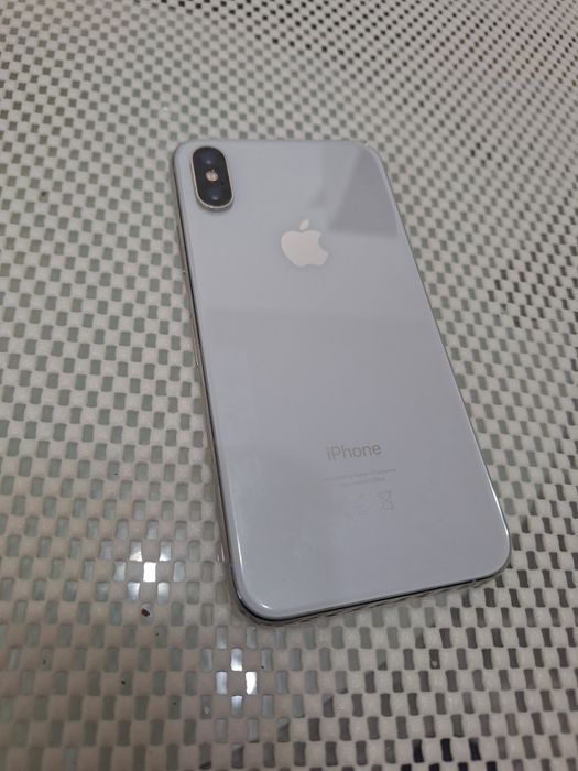 iPhone XS silver 64Gb