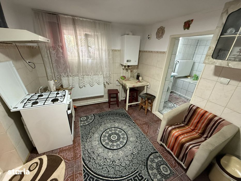 Casa de vanzare, la strada, E85, Podu Iloaiei
