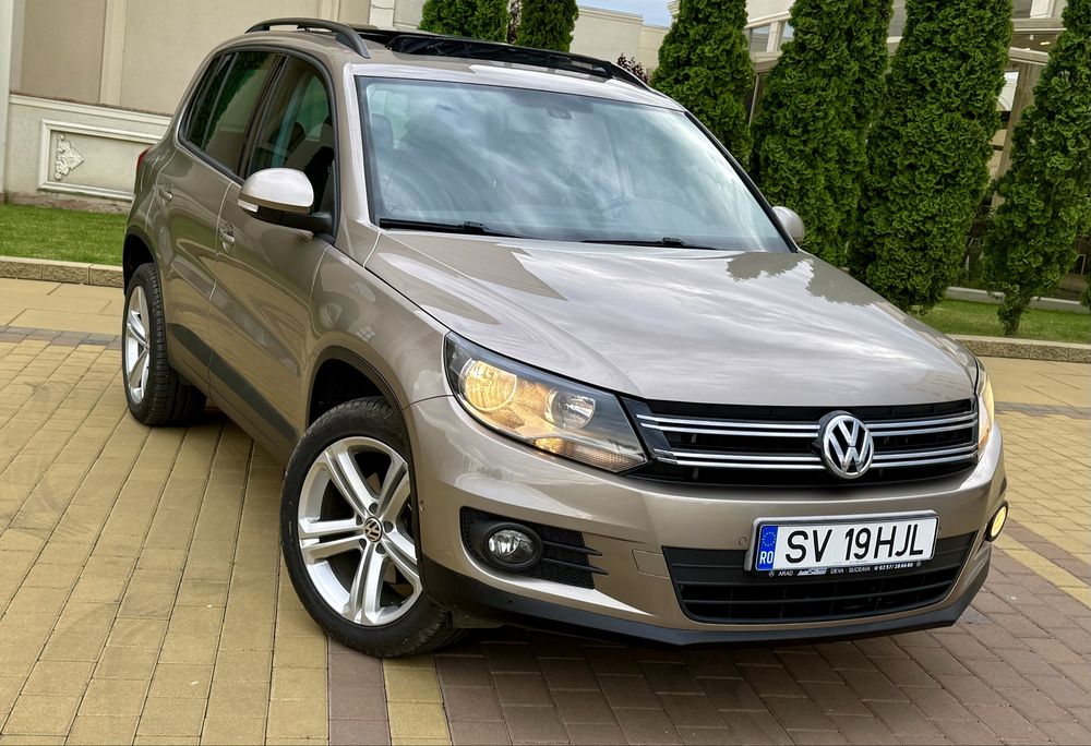 VOLKSWAGEN Tiguan