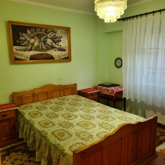 Vand apartament cu 3 camere, 2 bai cu suprafata 70mp in Gura Humorului