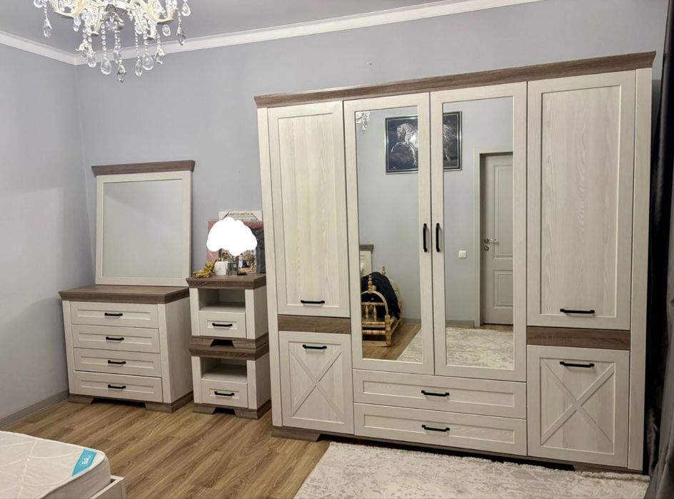 Спальный гарнитур