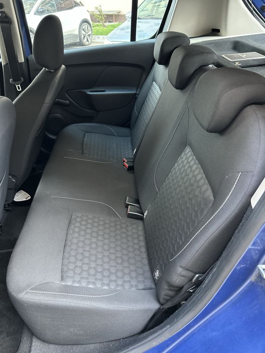 Vand / schimb Dacia Sandero 2015