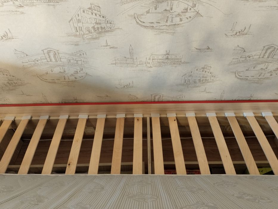 Кровать односпальная