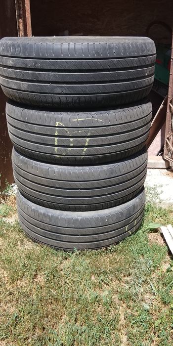 Vând 4 anvelope vara 205/55/16 Michelin