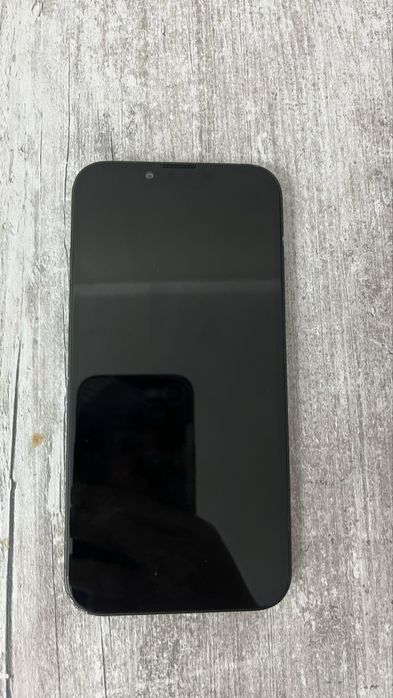 IPhone 13 зеленый