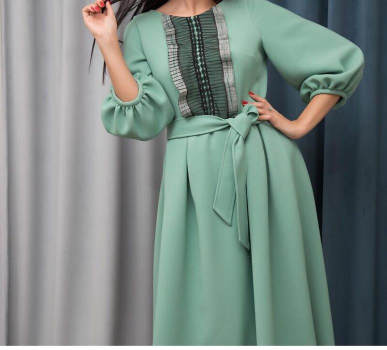 Продам платье 1500