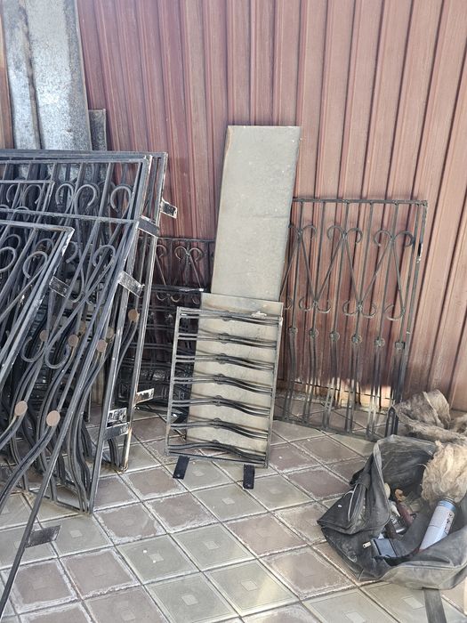 Решётки на окна б/у