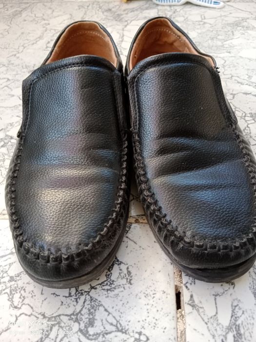 Аяқ киім сатылады