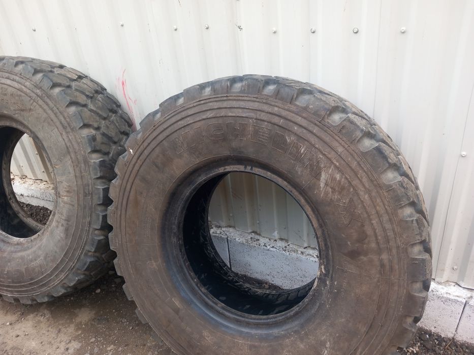 Vînd anvelope 365 85 R20 Michelin x