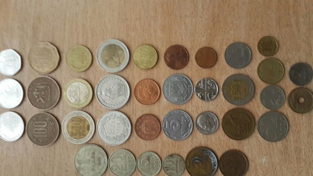 Монеты разных стран.