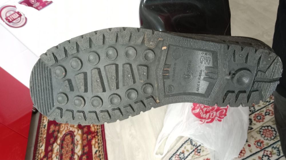 Резиновые сопоги  сатылады