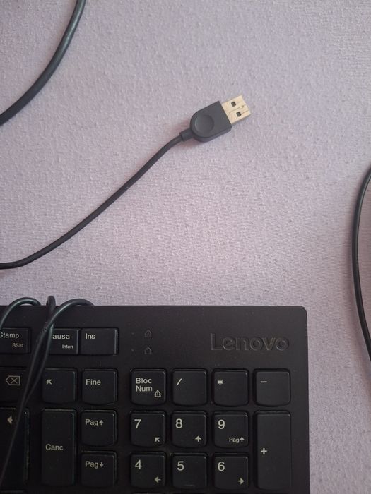 Mouse ,tastatura, cablu alimentare laptop