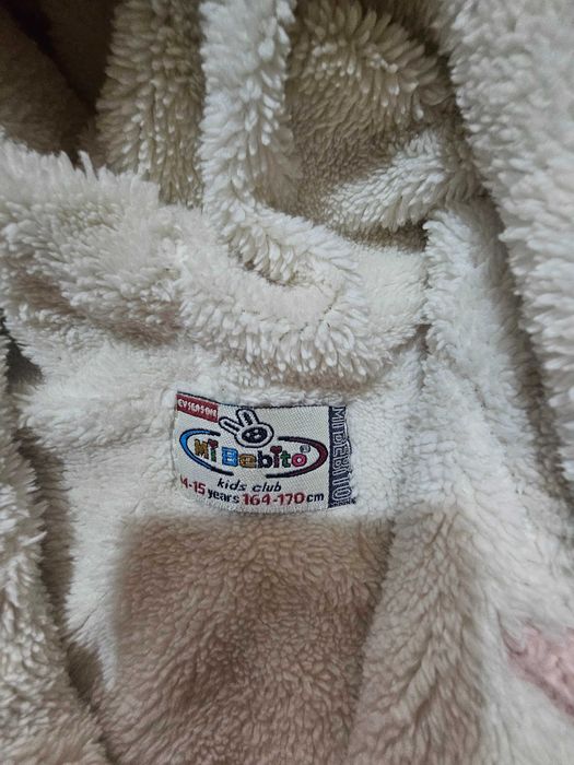 Продам кофточки для девочки.