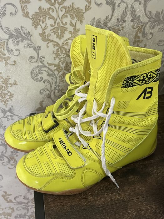 Шлем, оригинал перчатка, боксерка