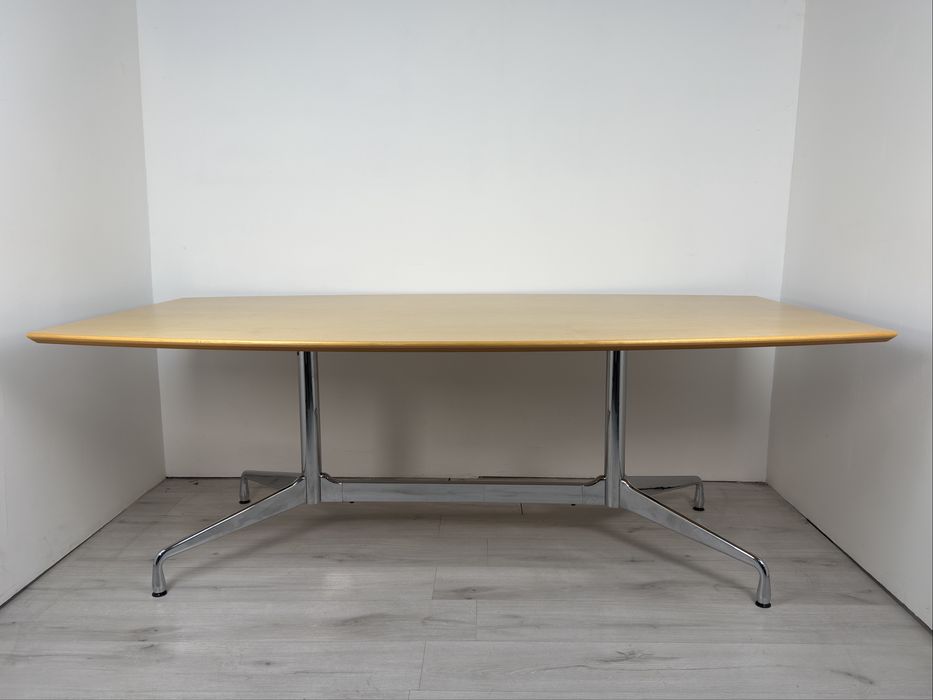 Дизайнерска конферетна и трапезарна сегментирана маса от Vitra Eames