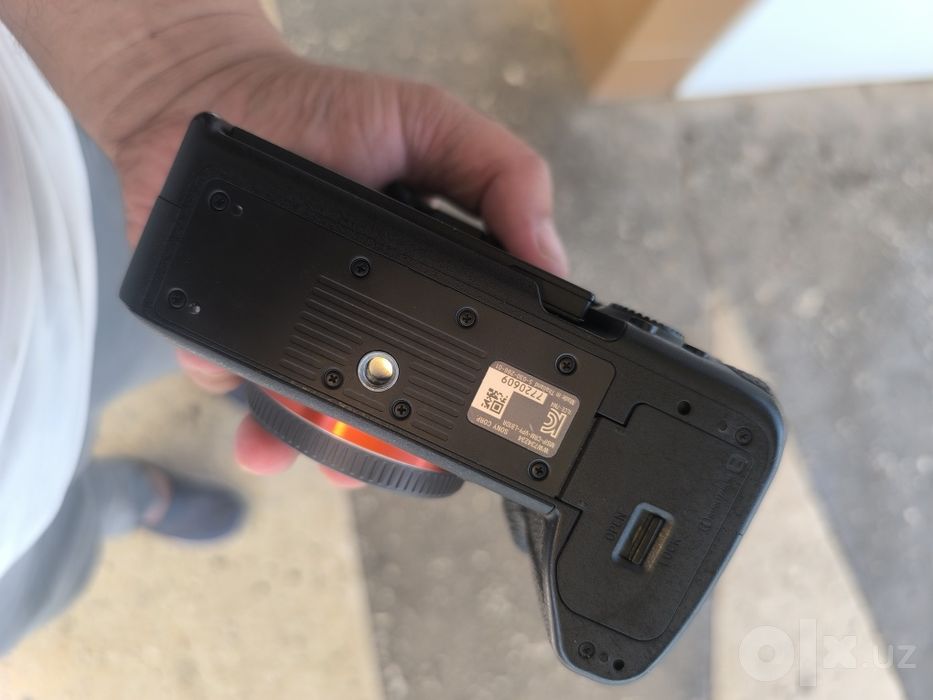Sony alfa 4 sotiladi