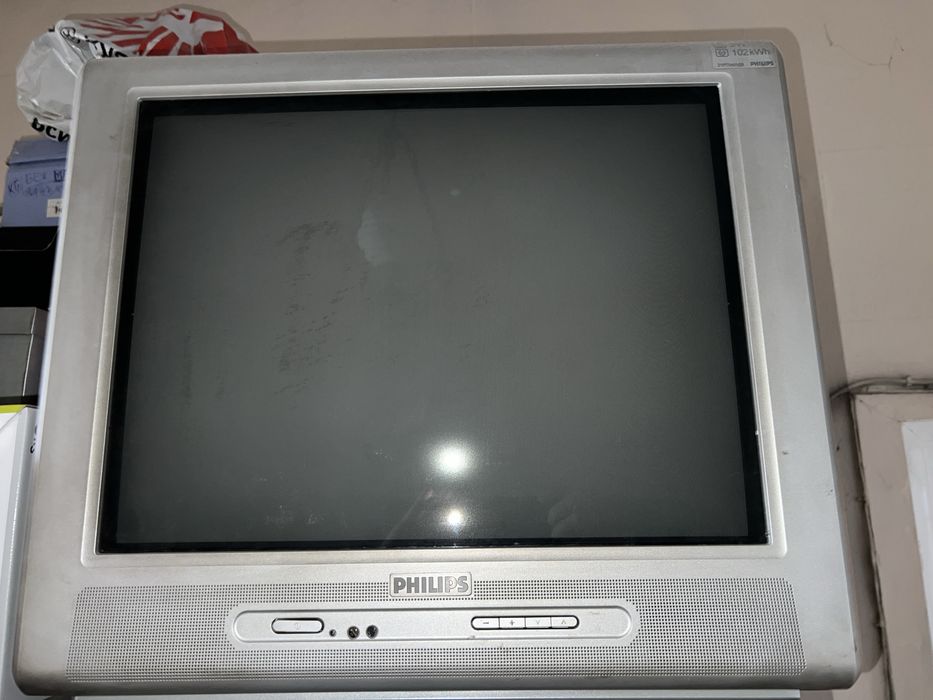 Телевизор Crown и Philips