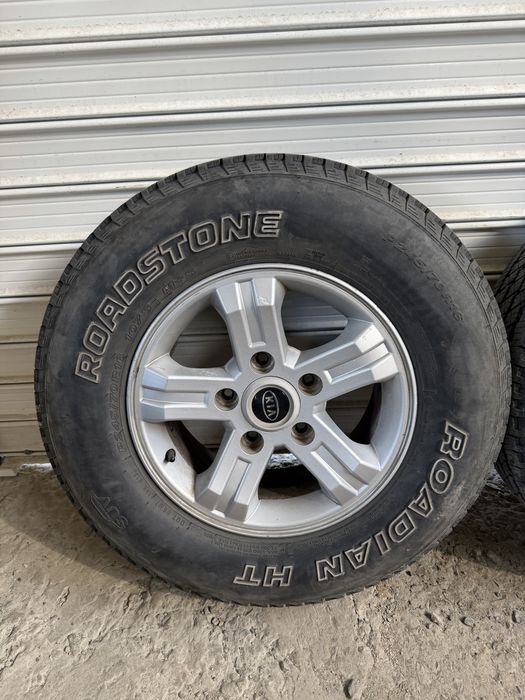 Kia Sorento оригинални джанти с гуми 16”