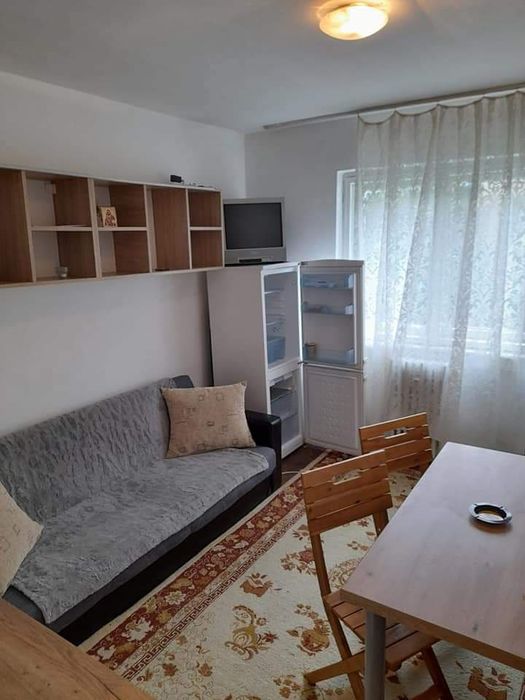 Garsoniera de închiriat