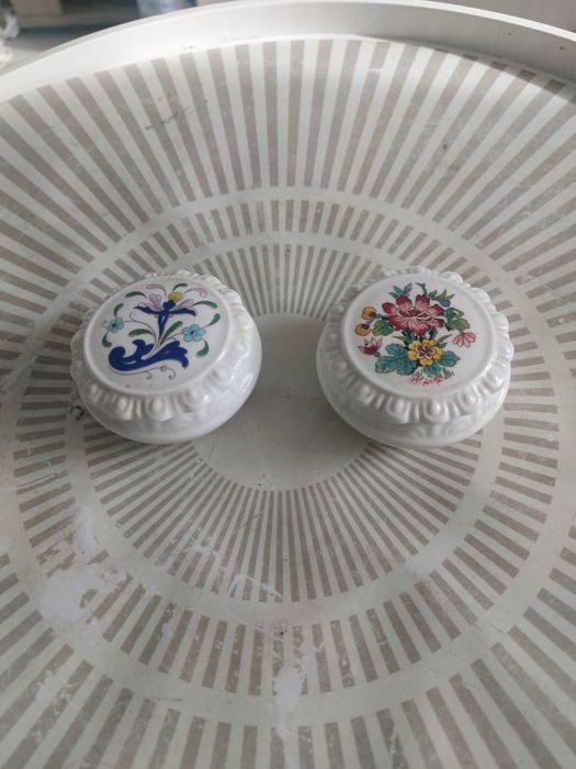 Cutii miniaturale pentru bibelouri