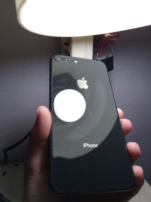 Iphone 8plus………..