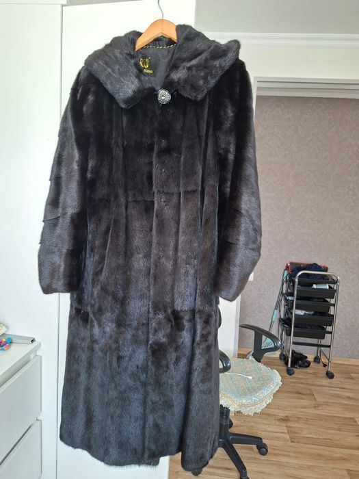 Шуба размер 50+/-. 150 000 тенге