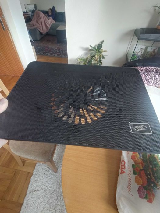 Охладител за лаптоп