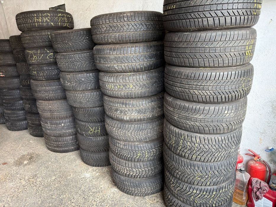 Vând anvelope de iarnă, diferite dimensiuni, mărci premium. Majoritatea sunt seturi de 4 bucăți, dar există și perechi (2 buc).