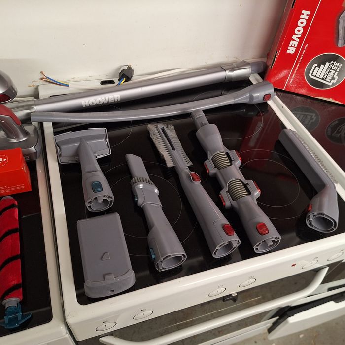 Акумулаторна прахосмукачка Hoover с два броя батерии по 35 минути