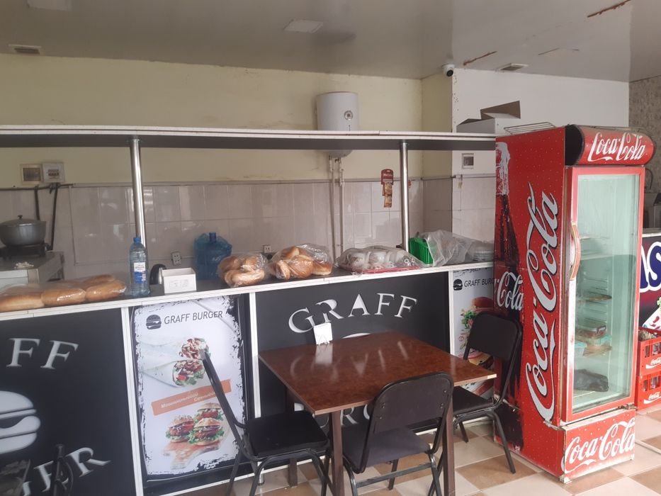 Kafe barcha jixozlari bilan 50 50 ishlatiladi