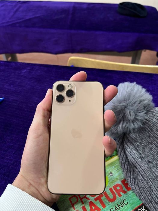 Iphone 11pro tashqi sostayanye ideal aybi uxa kalonka ishlamaydi