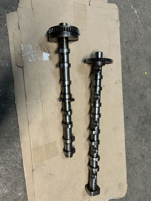 ОРИГИНАЛНИ Разпределителни валове от Passat CC 1.8 tsi