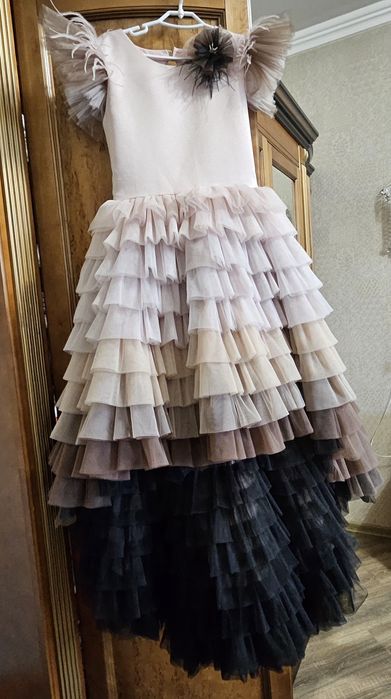 Нарядное платья для девочки