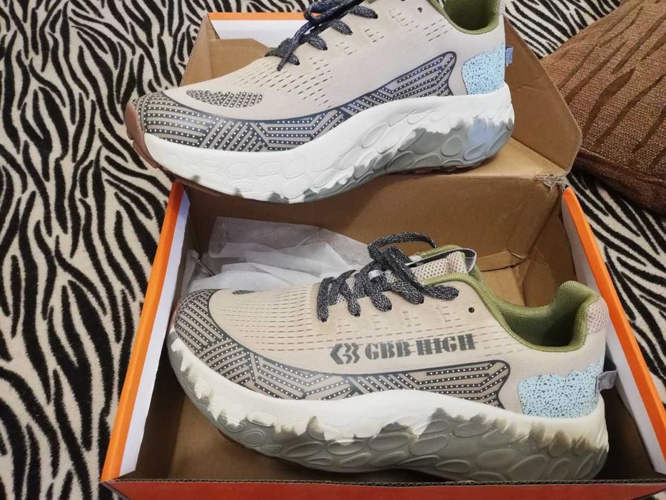 Кроссовки беговые GBB HIGH Hoka Asics