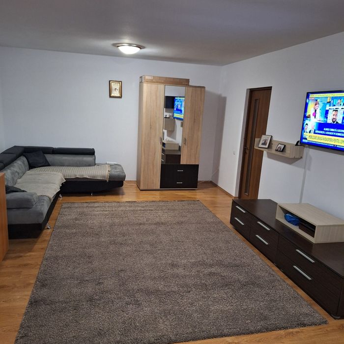 Schimb sau vand apart 3 camere la vilă 98 mp,curte,pivniță  in Sibiu