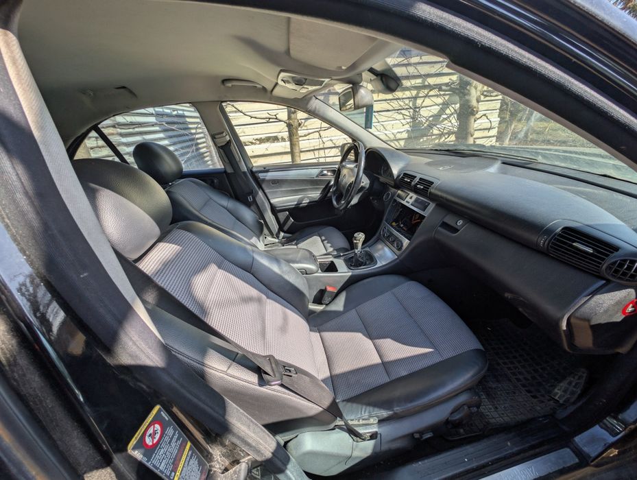 Dezmembrez Mercedes W203 Facelift 2005 C220 CDI OM646 orice piesa