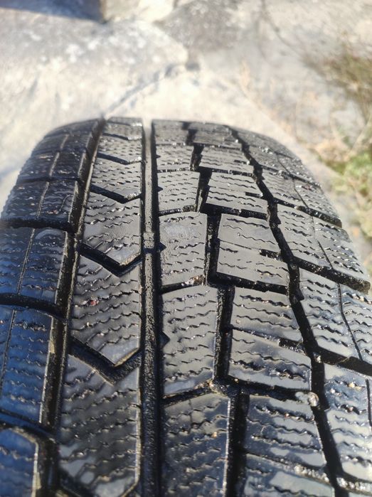 Комплект зимних Авто шин Dunlop