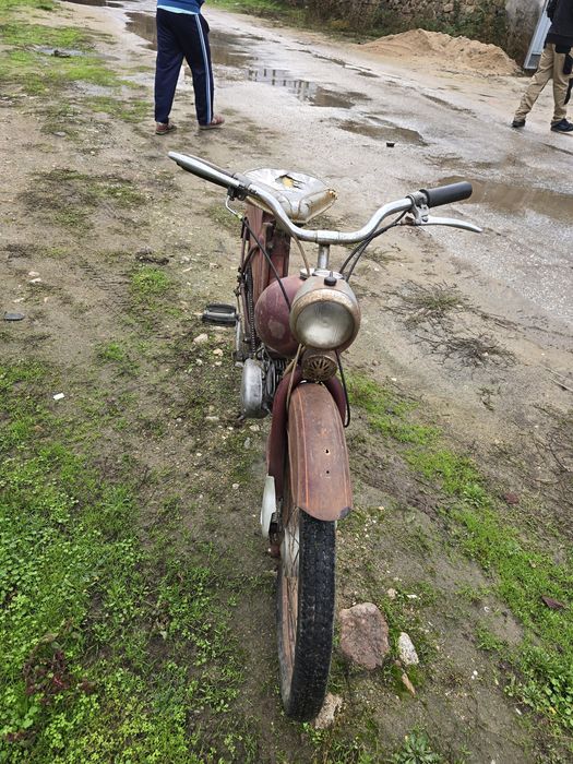 Продавам Симсон SR2