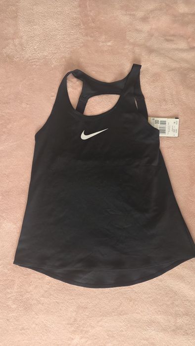 НОВ спортен екип Nike с етикети