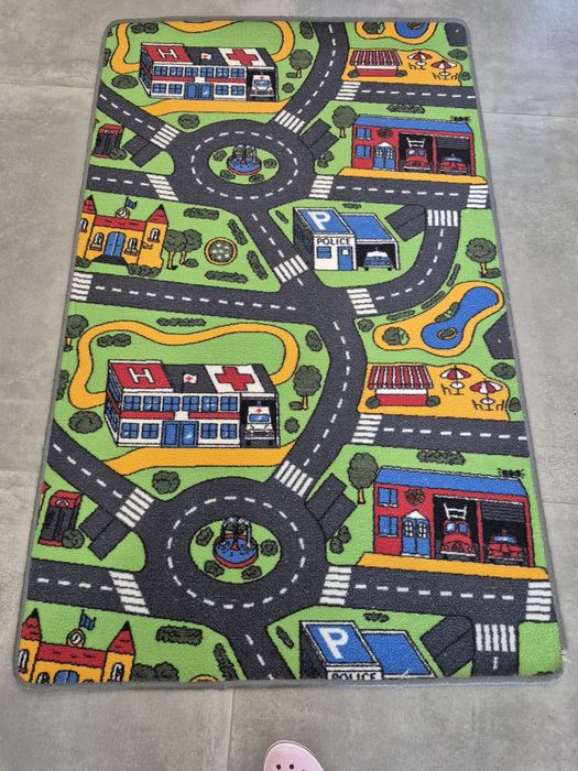 Детски килим за игра с колички