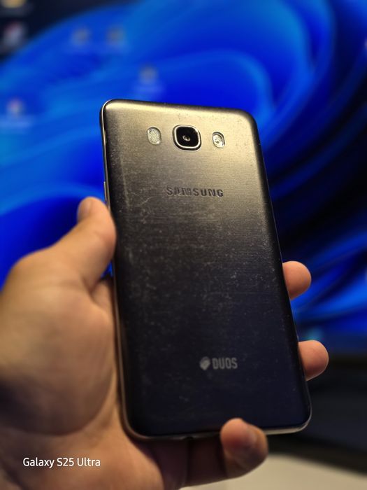 Продам Samsung j7 16гб (2016)