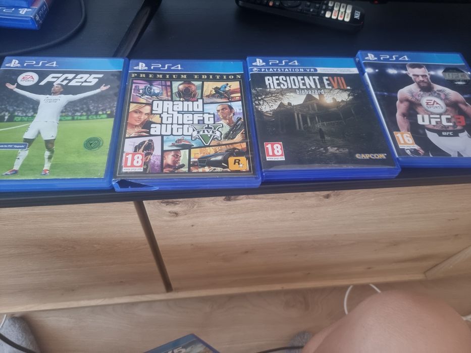 Vand PlayStation 4 slim