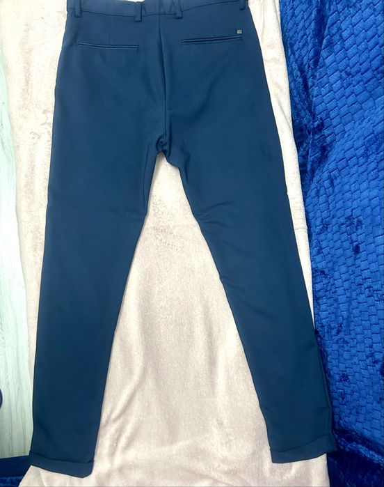 Pantaloni barbati office/casual albastri Zara