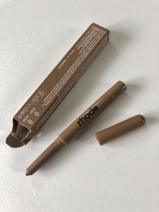 Rhode Peptide Lip Shape молив за устни от Hailey Bieber ралични нюанси